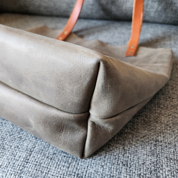 EUC Portland Leather Goods Medium Gray Tote with Tan Handles - Picture 3 of 9